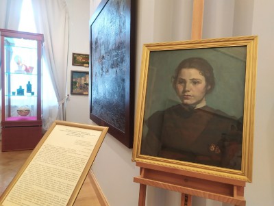 Тверская картинная галерея представила портрет школьницы - новости ТИА