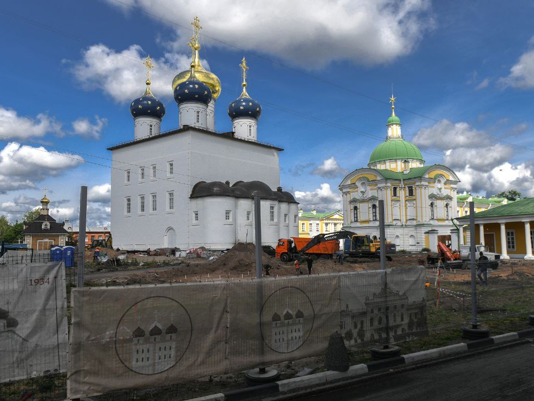 В Твери около Спасо-Преображенского собора планируют установить скульптуры  | 15.07.2022 | Тверь - БезФормата