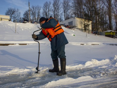 МЧС предупреждает о неоднородном льде на водоёмах и реках Тверской области - новости ТИА