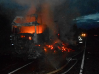 На автодороге в Тверской области сгорел грузовик с пятью тоннами соломы - Новости ТИА