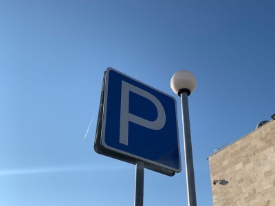Платные парковки в Твери могут сделать бесплатными для электромобилей - Новости ТИА