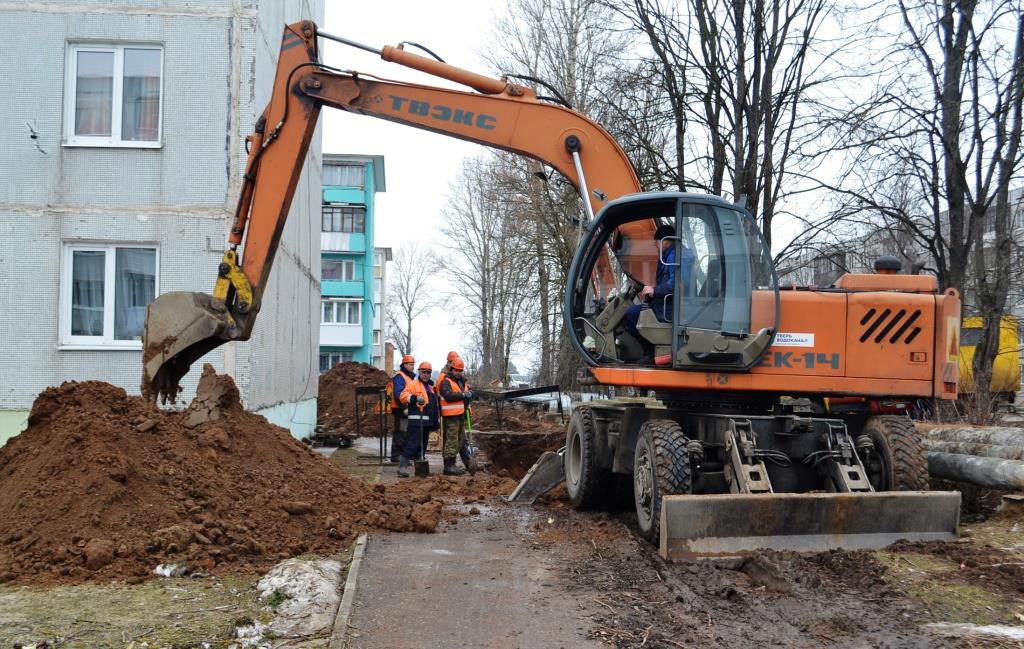 Тверь водоканал сайт. Тверь Водоканал. Тверь Водоканал экскаваторы. Тверь Водоканал трактор.