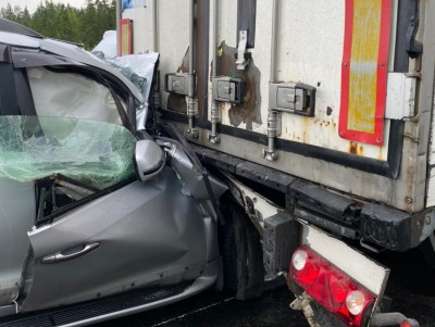 В Тверской области водитель заснул и въехал под грузовик - Новости ТИА