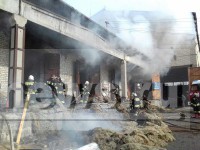 Крупный пожар в Твери: горели склады со льном - Новости ТИА