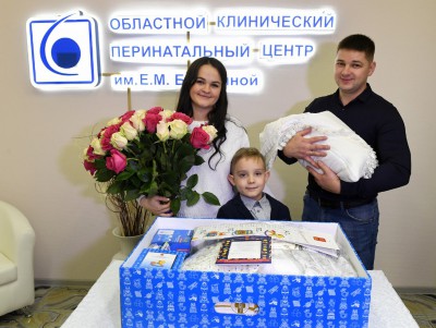 В Тверской области подарочные наборы для новорождённых стали больше - Новости ТИА
