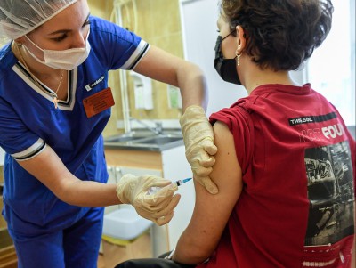 Более 100 подростков в Тверской области вакцинировались от коронавируса - Новости ТИА