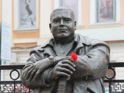 Ветеран МВД потребовал снести памятник Михаилу Кругу в Твери - Новости ТИА
