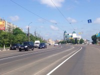  На Тверском проспекте наносят дорожную разметку, теперь ездить по трамвайным путям нельзя - Новости ТИА
