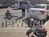 В центре Твери водитель Шевроле не заметил и сбил мотоциклиста - новости ТИА