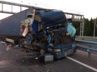В ДТП на трассе М-11 в Тверской области пострадали два дальнобойщика - Новости ТИА