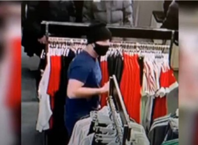 В Твери грабитель избил продавца и сбежал с краденым товаром  - Новости ТИА
