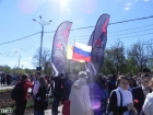 Правда, флагами махали не только люди партийные, были замечены флаги Тверского государственного университета и даже Федерации экстремальных видов спорта.