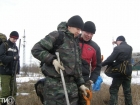 Мёрзлая земля с трудом поддавалась даже лому