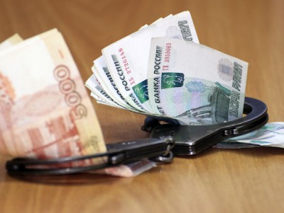 В Твери мужчину будут судить за взятку в 200 000 рублей директору МУПа - Новости ТИА