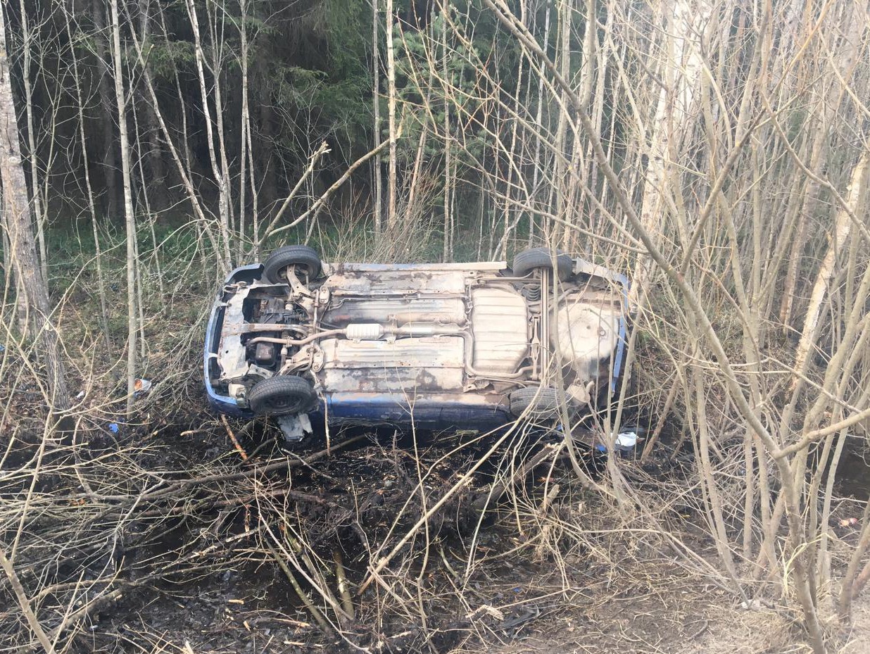 Под Тверью в ДТП пьяный водитель получил серьезные травмы | 17.04.2021 |  Тверь - БезФормата