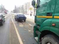 В Тверской области КАМАЗ на светофоре протаранил две машины - Новости ТИА