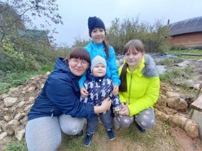 Фонд "Константа" просит помочь многодетной семье выкопать колодец - Новости ТИА