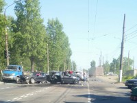 На Московском шоссе столкнулись три машины, три человека пострадали - новости ТИА