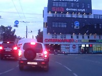В Твери маршрутка при перестроении не пропустила и столкнулась с «Тойотой Ленд Крузер» - Народные Новости ТИА