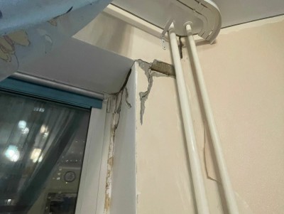 Жители новостроек в Твери жалуются на ветер из трещин в стенах - новости ТИА