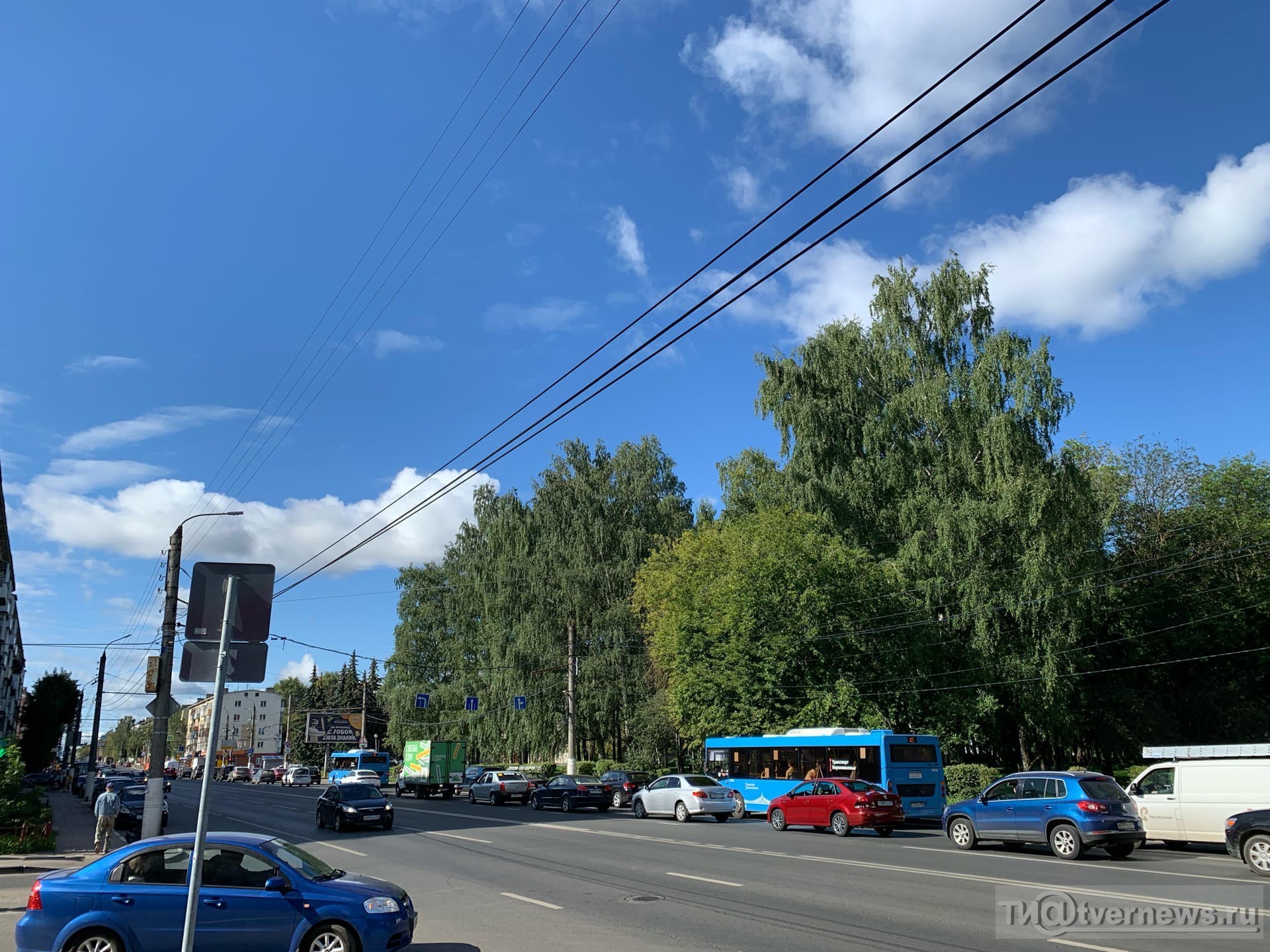 В Твери на нескольких улицах перекроют движение из-за дорожных работ |  08.10.2021 | Тверь - БезФормата