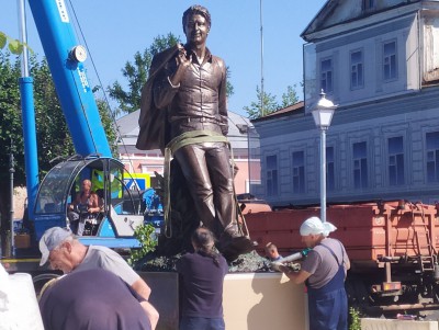 В день рождения Андрея Дементьева в Твери откроют памятник поэту  - новости ТИА
