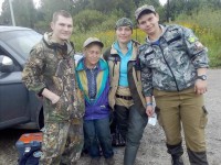 Поисковики помогли выйти из леса женщине, которая заплутала и ночевала в лесу - Новости ТИА