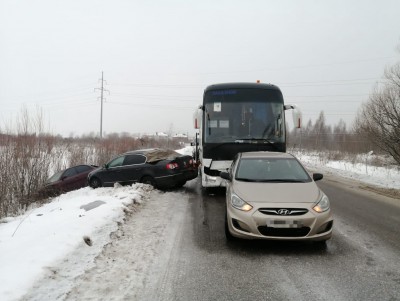 В массовом ДТП на дороге в Тверской области пострадали два автомобилиста - новости ТИА