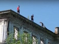 В Тверской области дети играют на крыше четырёхэтажного полуразрушенного здания - новости ТИА