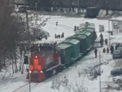 Очевидцы сообщают, что в Юности поезд сбил человека - новости ТИА