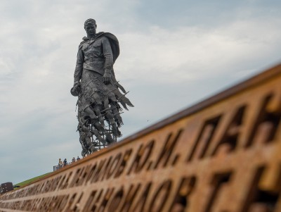 Над Ржевским мемориалом запустят 1000 беспилотников в честь Дня Победы - Новости ТИА