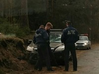 В Калининском районе на машину во время движения упало дерево - Новости ТИА