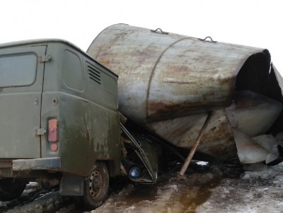 В Тверской области рухнула водонапорная башня и раздавила автомобиль - Новости ТИА