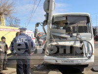 В Твери машрутка № 55 въехала в столб, пострадали 5 пассажиров - Новости ТИА