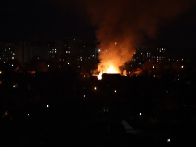 В Твери загорелся дом с несколькими квартирами: жильцов вывели на улицу - Новости ТИА