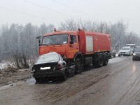 В Тверской области водитель погиб, врезавшись на иномарке в КАМАЗ - Новости ТИА