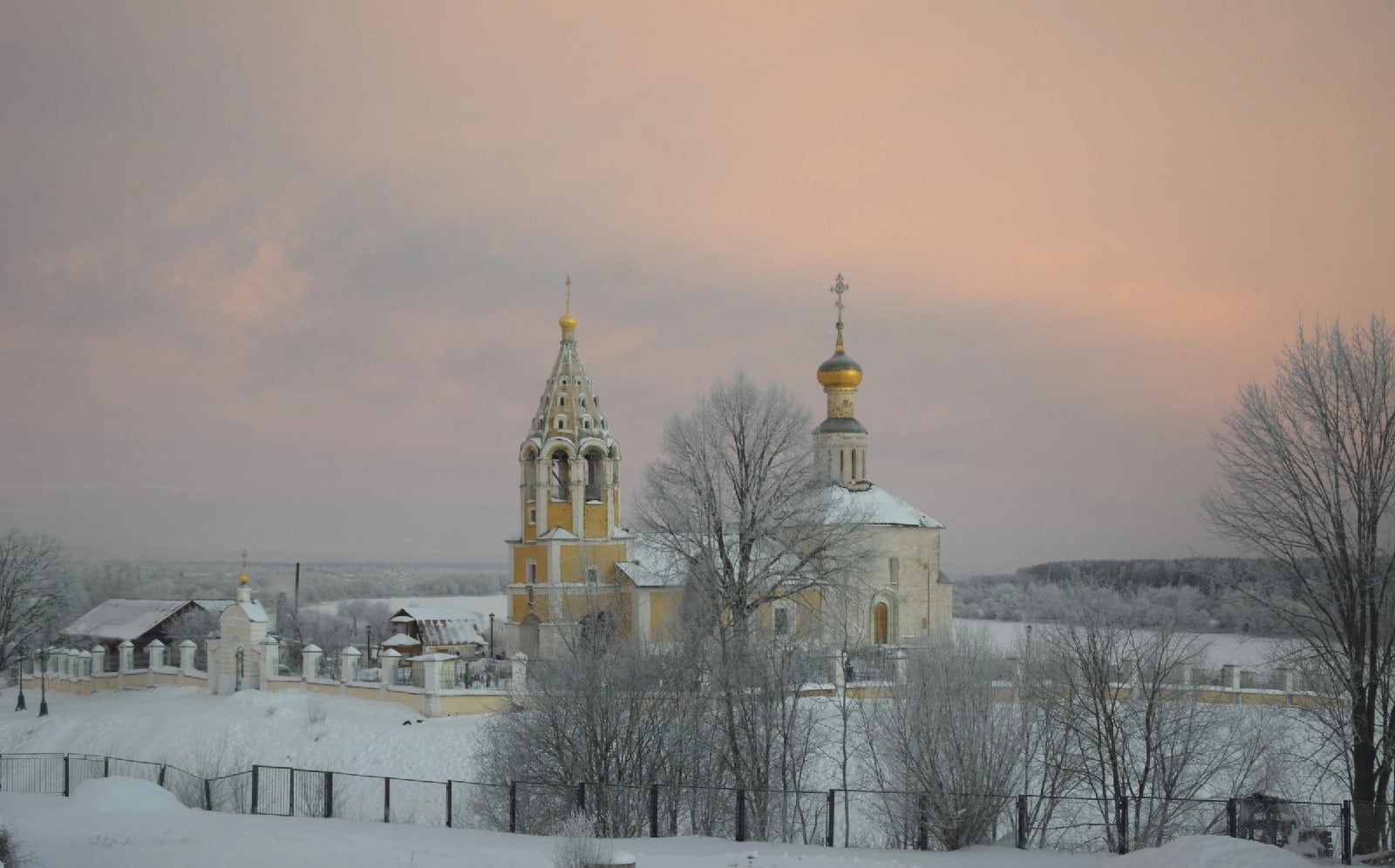 Городня Тверская область Церковь зимой