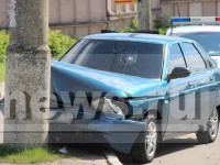В Твери 25-летний водитель на ВАЗе врезался в столб и уснул - Новости ТИА