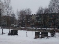 В Твери по просьбам жителей демонтировали аварийный корт  - Новости ТИА