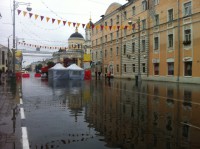 Утром в Твери затопило часть улицы Советской - Новости ТИА