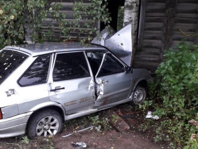 В Конаковском районе человек пострадал в аварии с деревом - новости ТИА