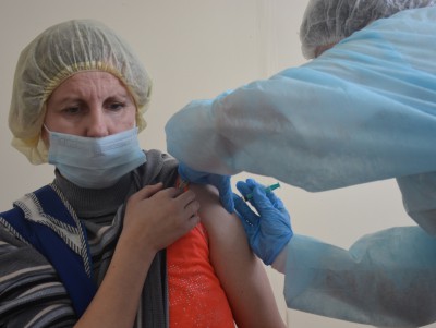 Выездные бригады Спировской ЦРБ вакцинируют сельских жителей - новости ТИА