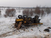 В Тверской области УАЗ из-за лопнувшего колеса вылетел на встречку и столкнулся с ЗИЛом - Новости ТИА