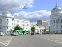 В Твери легковушка подрезала пассажирский автобус, пострадали два пассажира  - Новости ТИА