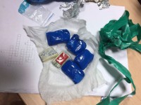 Тверские наркополицейские задержали двоих закладчиков с крупной партией синтетического наркотика - Новости ТИА