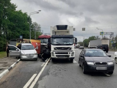 На М-10 в Тверской области столкнулись четыре автомобиля - Новости ТИА