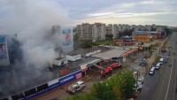 Крупный пожар в Твери: загорелся супермаркет "Фрукт" - Новости ТИА