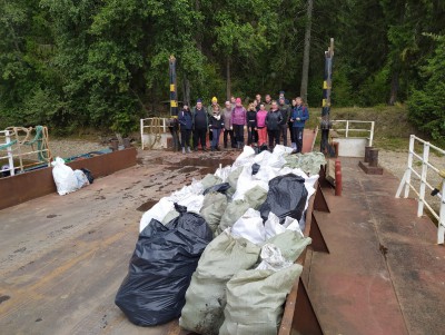 Активисты убрали на Селигере около 8 тысяч литров мусора после туристов - новости ТИА