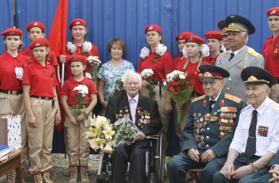 В Твери у дома ветерана в 100-летний юбилей сыграл оркестр - Новости ТИА