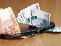 Предприниматель в полицейском участке предложил сотруднику МВД 50 000 рублей - Новости ТИА